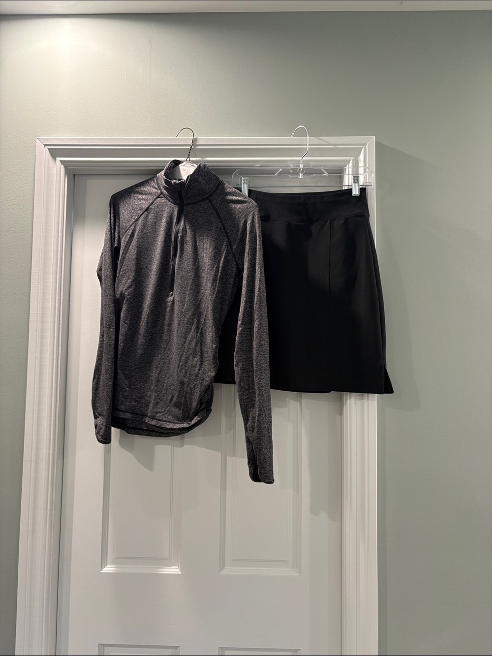 Lucy Activewear Women’s 2-Piece Skirt & 1/4 Zip Pullover Set Small XSmall